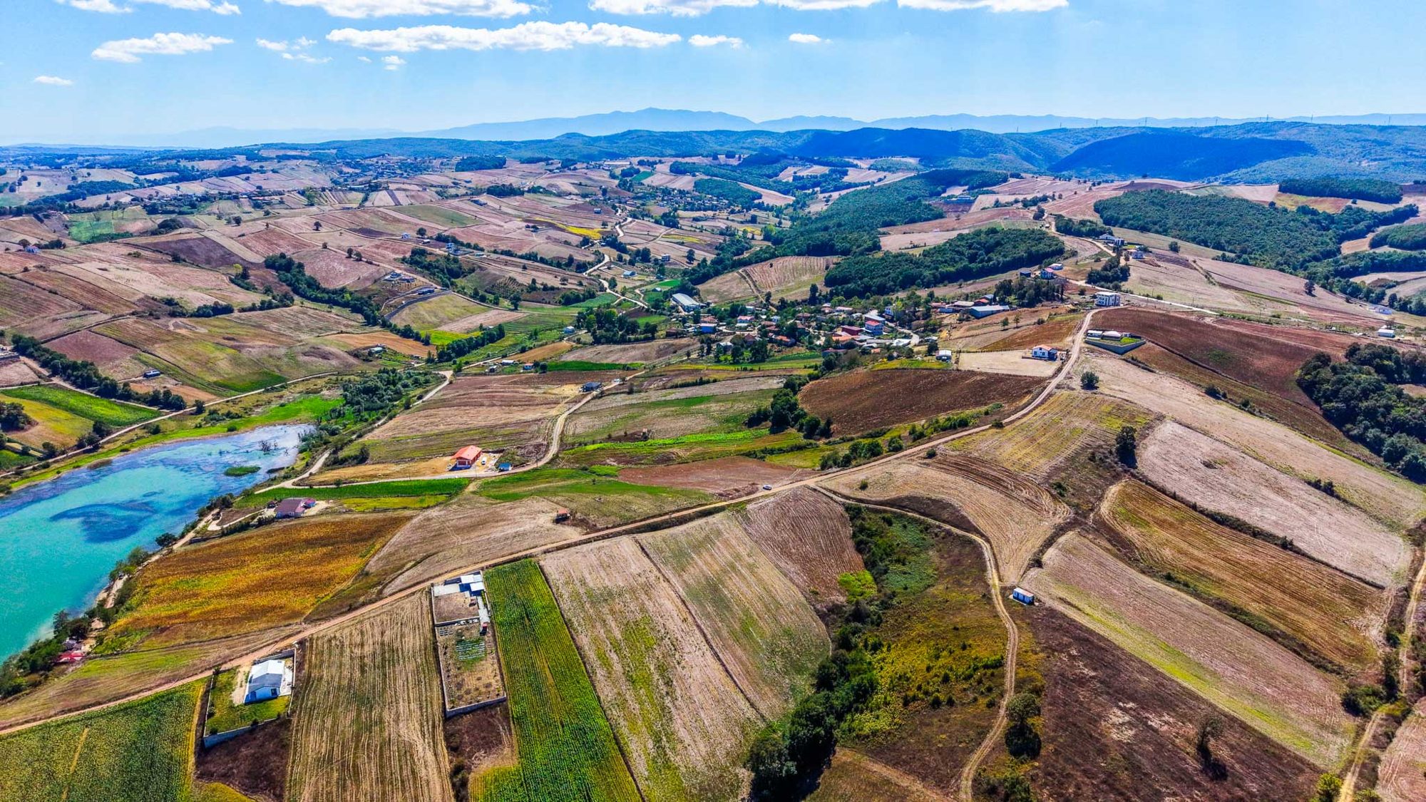 Kocaeli-Geredeli Bölgesi 5531m2 Göl Manzaralı %5 İmarlı Tarla – fotoğraf 8