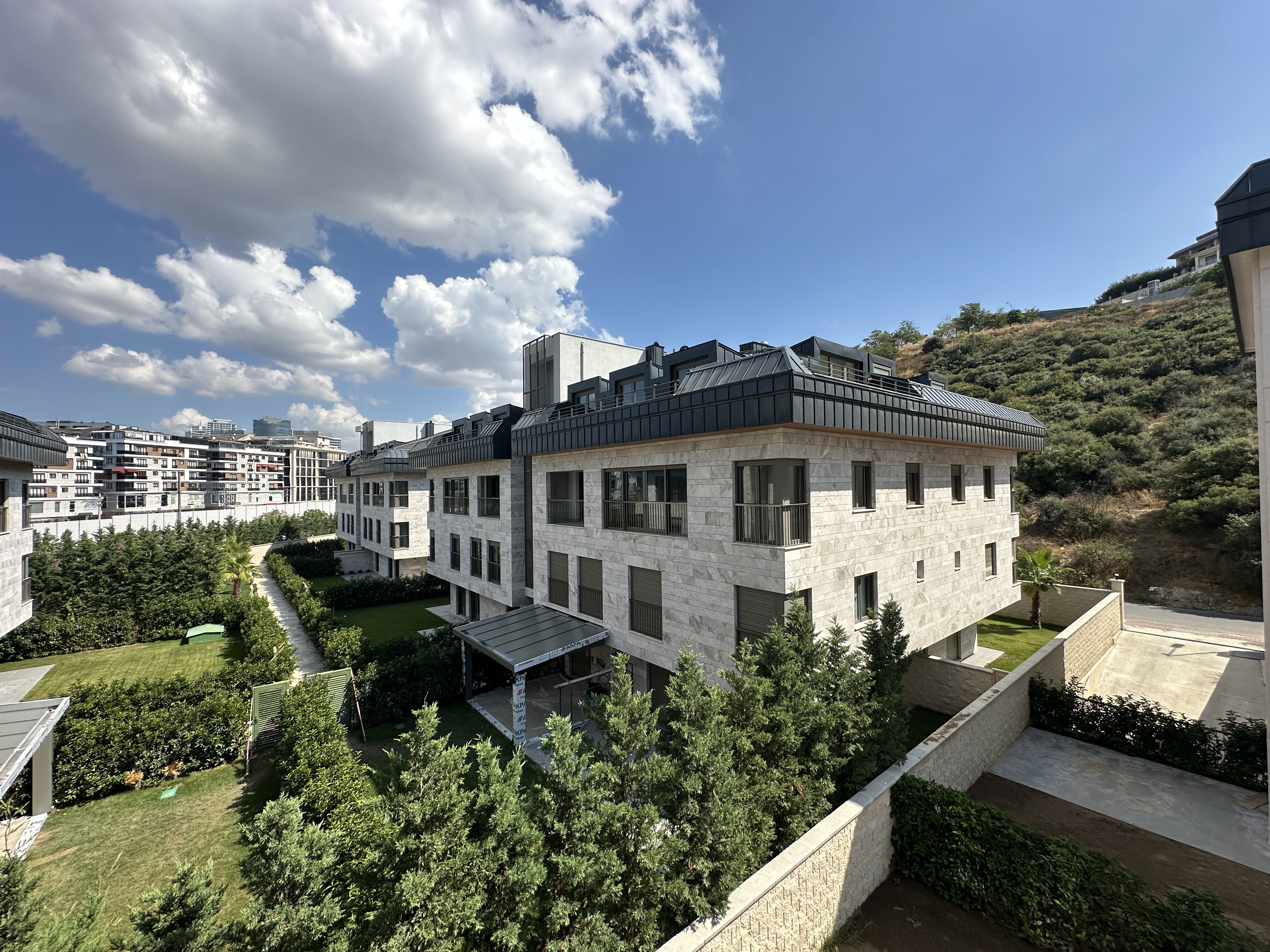 Dragos Alder Evlerinde Peyzaj Manzaralı 2+1 Satılık Daire