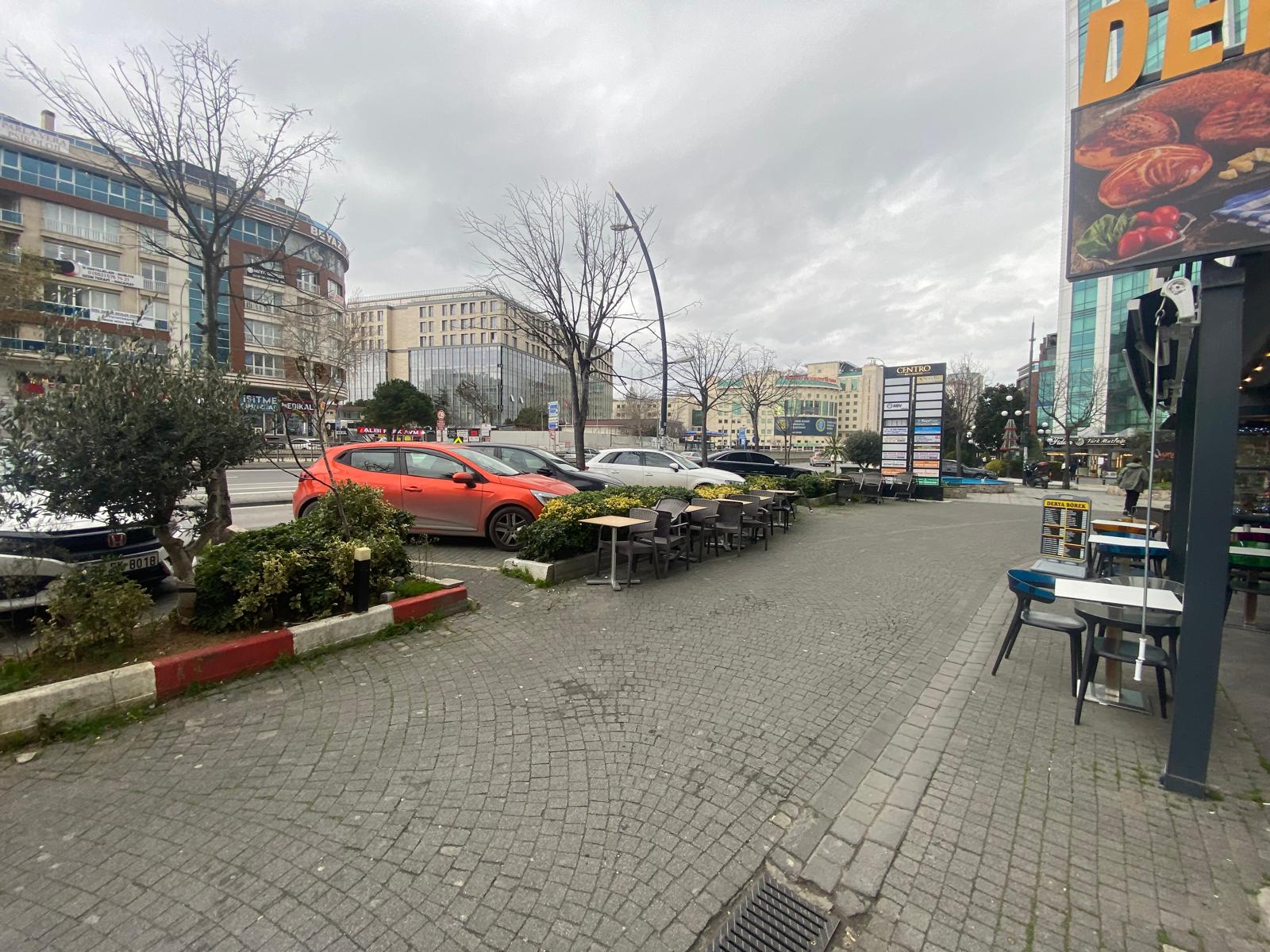 Beykent'te Yüksek Potansiyelli Satılık 3 Katlı Dükkan